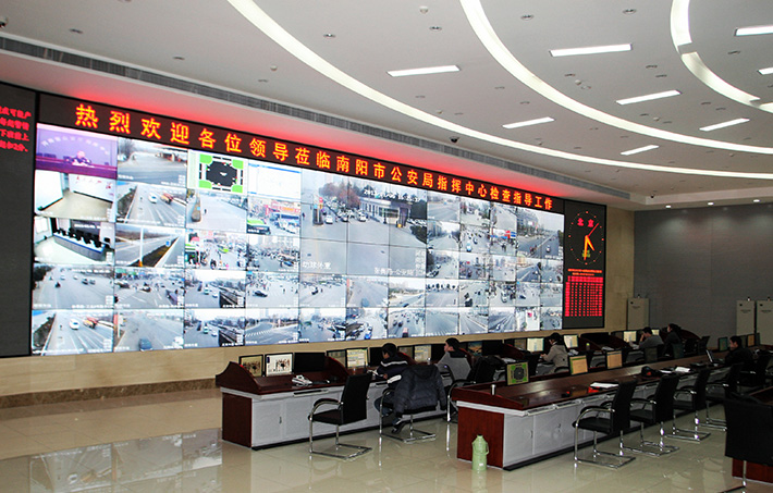 郑州机柜加工厂从3个方面告诉你怎样设计控制台更美观